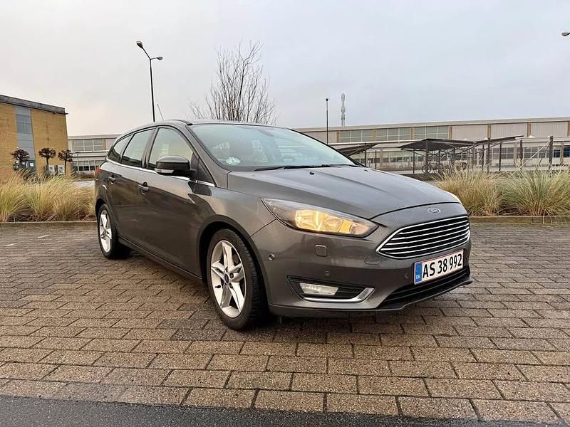 Grå Brugt 2014 Ford Focus Titanium Stationcar | 37.900 kr. (God pris) - Billede 1/4