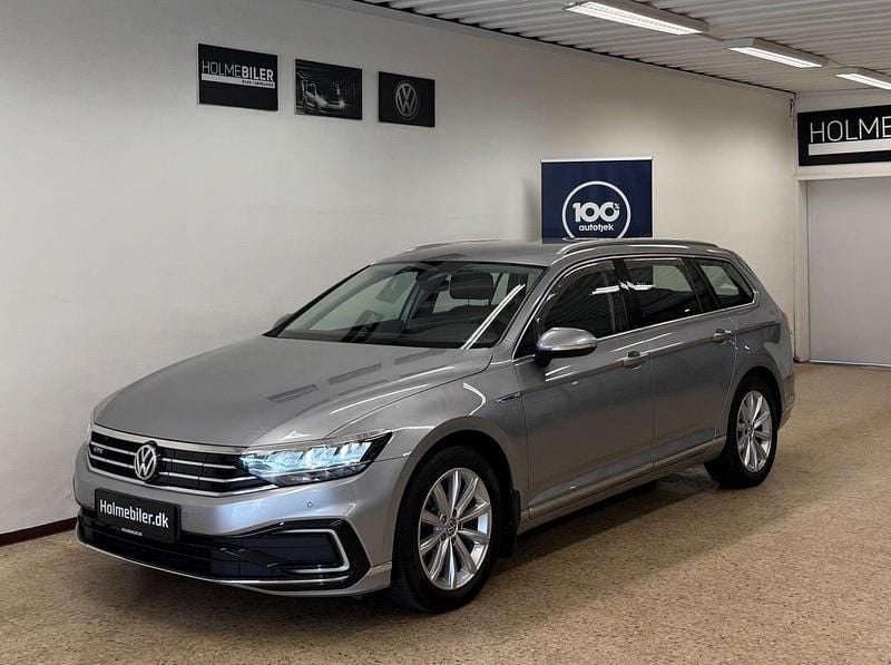 Sølvmetal Brugt 2020 VW Passat GTE Stationcar | 214.900 kr. (Fair pris) - Billede 1/4