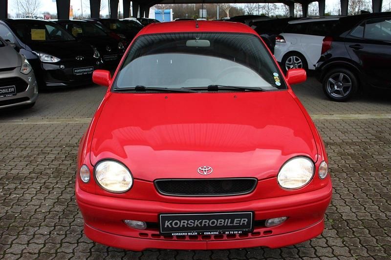 Brugt Toyota Corolla 110 HK (80 kW) 1999 Rød Hatchback