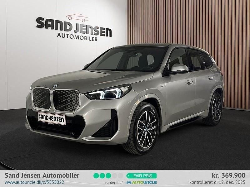 Sølvmetal Brugt 2024 BMW iX1 M Sport SUV | 369.900 kr. (Fair pris) - Billede 1/3