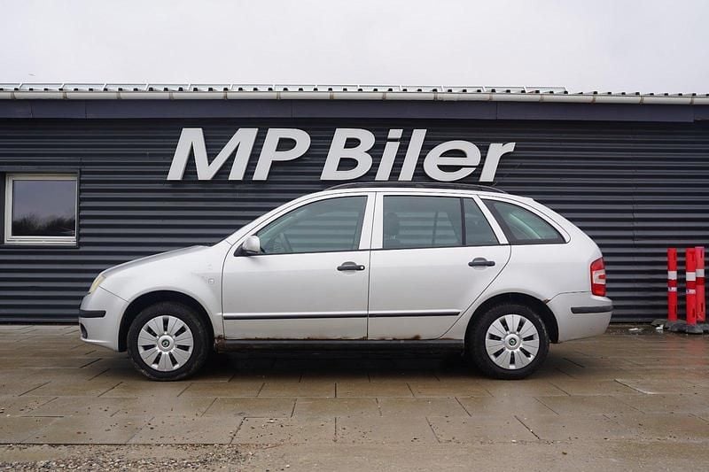 Brugt Skoda Fabia Ambiente 64 HK (47 kW) 2006 Sølvmetal Hatchback