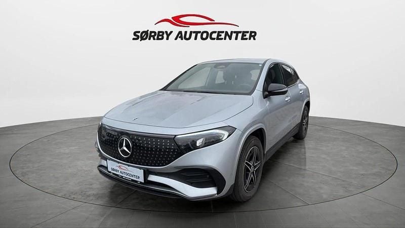 Sølvmetal Brugt 2024 Mercedes EQA250+ AMG line SUV | 314.900 kr. (God pris) - Billede 1/2