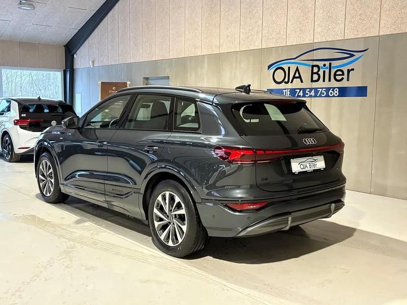 Ny Audi Q6 e-tron S-Line 285 kW (388 HK) 2025 Gråmetal SUV