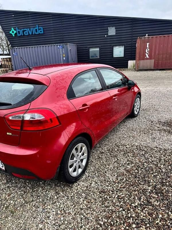 Brugt Kia Rio 84 HK (61 kW) 2013 Rød MPV