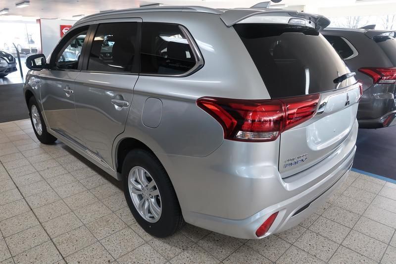 Mitsubishi outlander invite