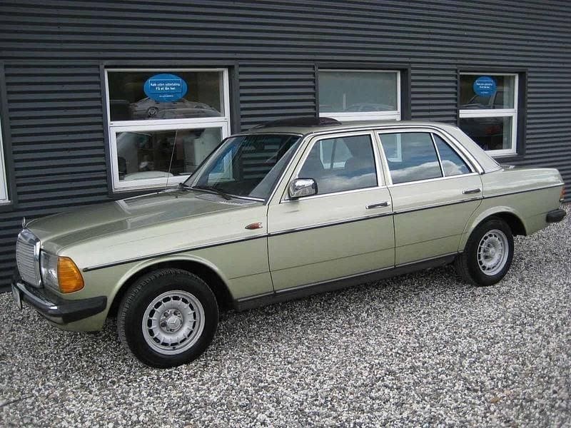 Brugt Mercedes 300 88 HK (64 kW) 1984 Grøn