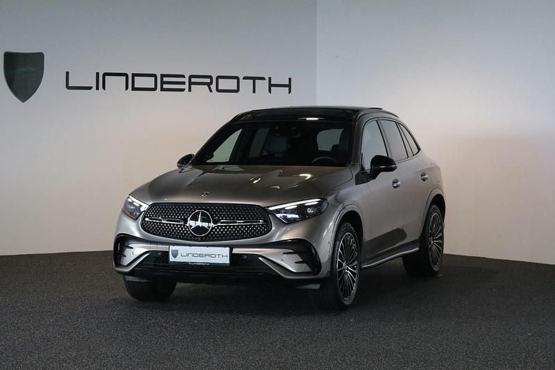 Gråmetal Brugt 2020 Mercedes GLC300e AMG line SUV | 800.000 kr. - Billede 1/4