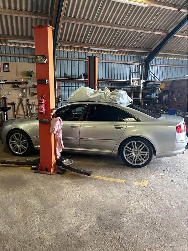 Brugt Audi S8 450 HK (330 kW) 2007 Sølvmetal Sedan