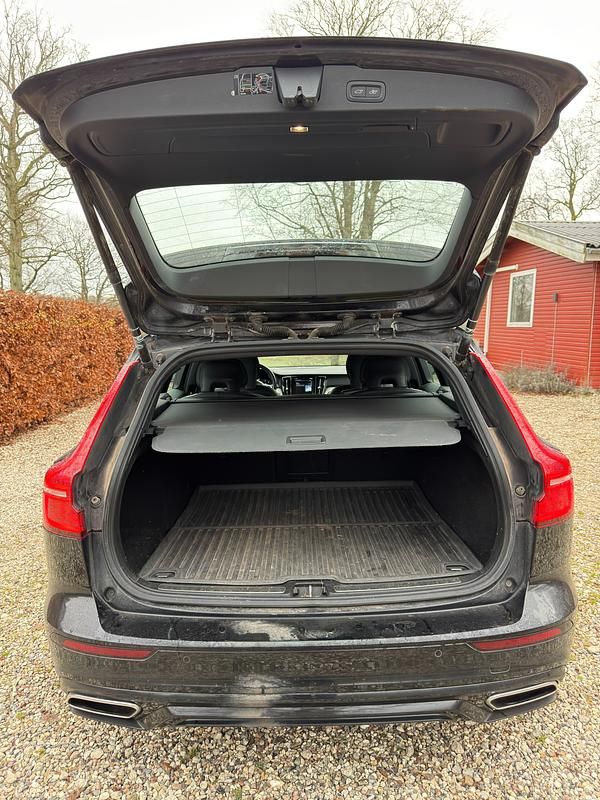Sort Brugt 2020 Volvo V60 R-Design Stationcar | 245.000 kr. (Fair pris) - Billede 1/8
