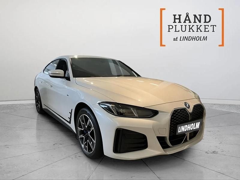 Hvidmetal Brugt 2025 BMW i4 M Sport Sedan | 449.900 kr. (Fair pris) - Billede 1/3