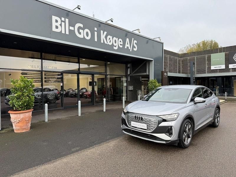 Lysblåmetal Brugt 2022 Audi Q4 Sportback e-tron S-Line SUV | 279.900 kr. (God pris) - Billede 1/4