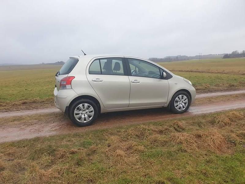 Brugt Toyota Yaris 90 HK (66 kW) 2011 Hatchback