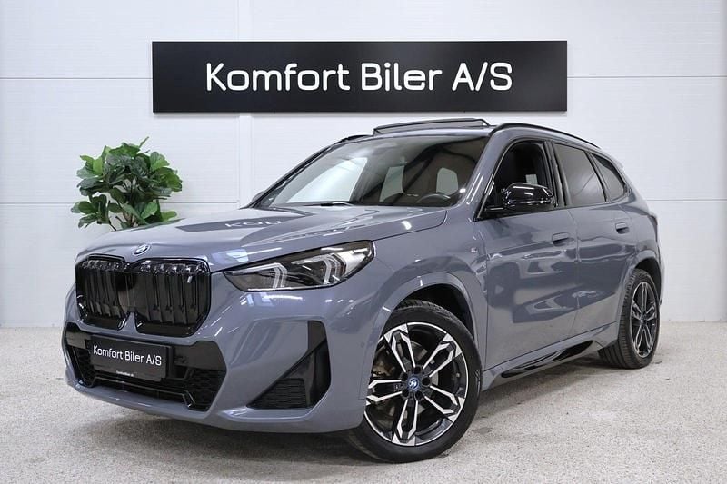Gråmetal Brugt 2023 BMW iX1 M Sport SUV | 314.800 kr. (God pris) - Billede 1/4