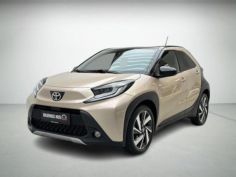 Gulmetal Brugt 2022 Toyota Aygo Envy Hatchback | 149.980 kr. (Lidt for dyr) - Billede 1/4