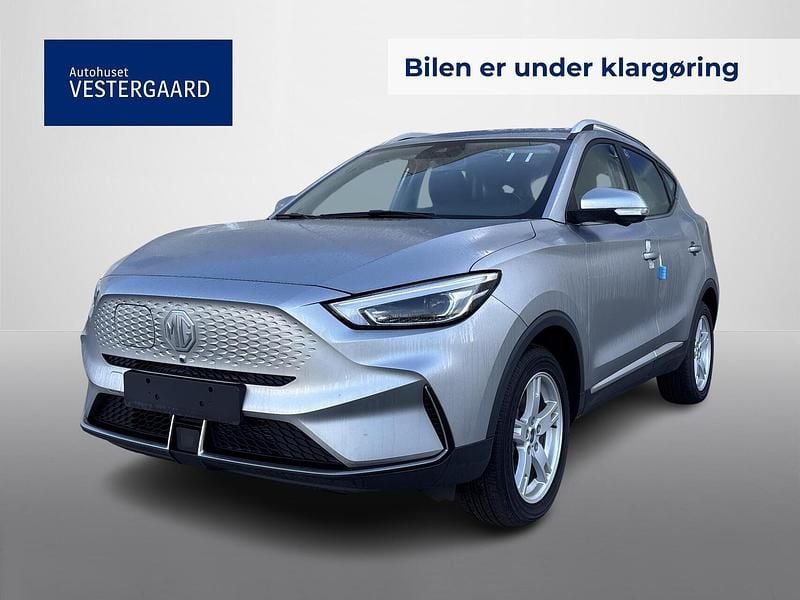 Sølv Ny 2025 MG ZS Comfort Sedan | 174.700 kr. (Fair pris) - Billede 1/4