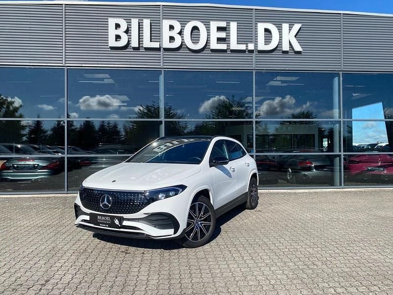 Hvid Brugt 2024 Mercedes EQA300 AMG line SUV | 379.800 kr. (Dyr) - Billede 1/4