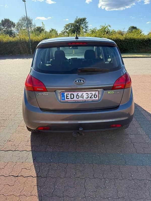 Brugt Kia Venga 90 HK (66 kW) 2011 Hatchback