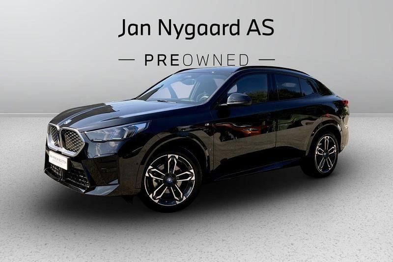 Sortmetal Brugt 2024 BMW iX2 Luxury Line SUV | 389.000 kr. (Fair pris) - Billede 1/3