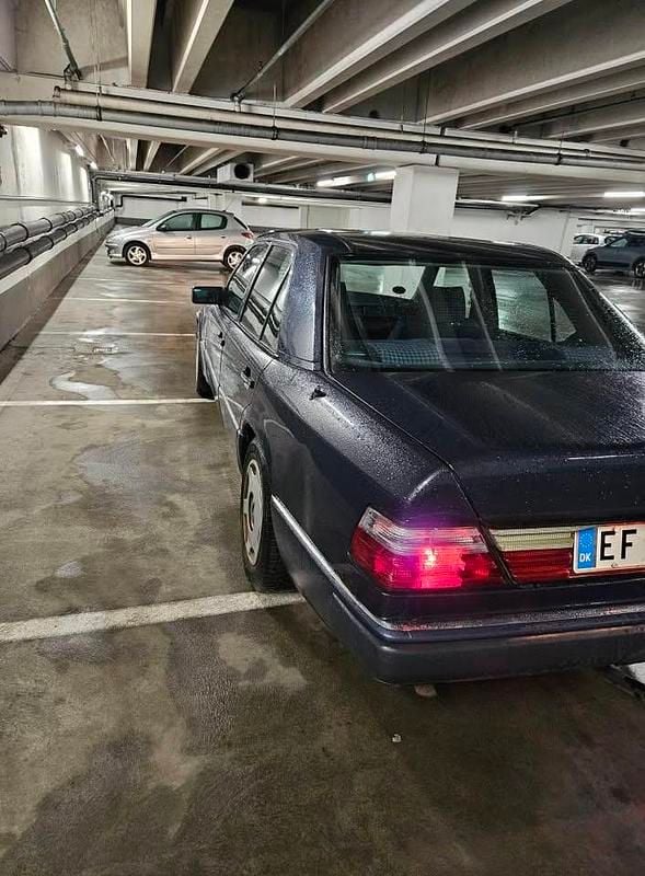 Brugt Mercedes E230 1991