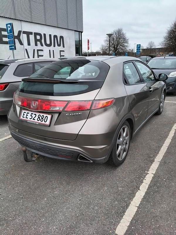 Brugt Honda Civic Executive 140 HK (102 kW) 2007 Hatchback