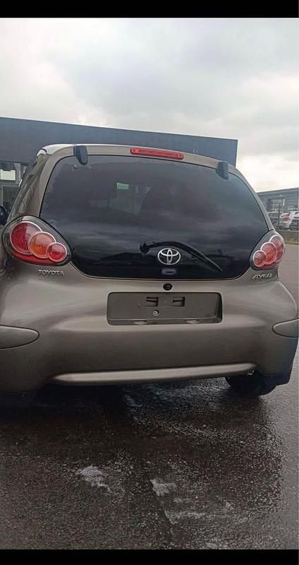 Brugt Toyota Aygo T2 68 HK (50 kW) 2013 Hatchback