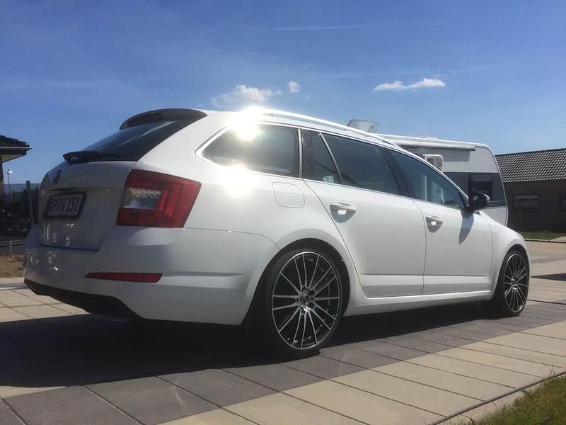 Brugt Skoda Octavia Elegance 140 HK (102 kW) 2014 Hatchback