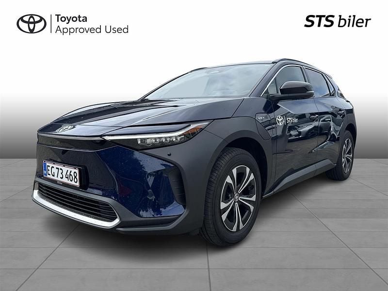 8s6 pacific blue Brugt 2025 Toyota bZ4X Executive SUV | 344.900 kr. - Billede 1/3