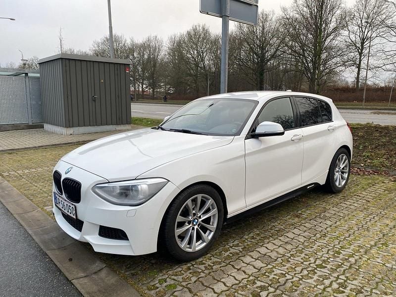 Hvid Brugt 2013 BMW 118 Hatchback | 119.990 kr. (Fair pris) - Billede 1/4
