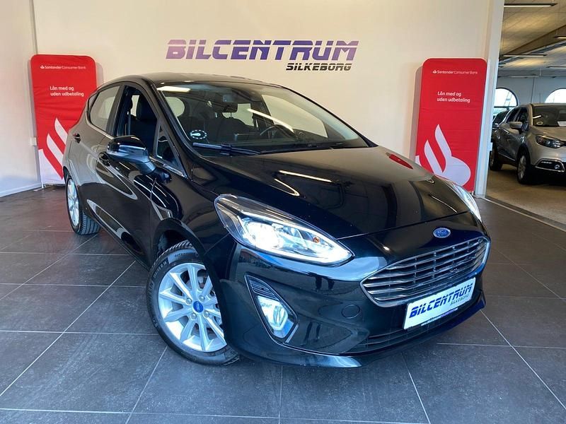 Hvid Brugt 2017 Ford Fiesta Titanium Hatchback | 79.900 kr. (Fair pris) - Billede 1/4