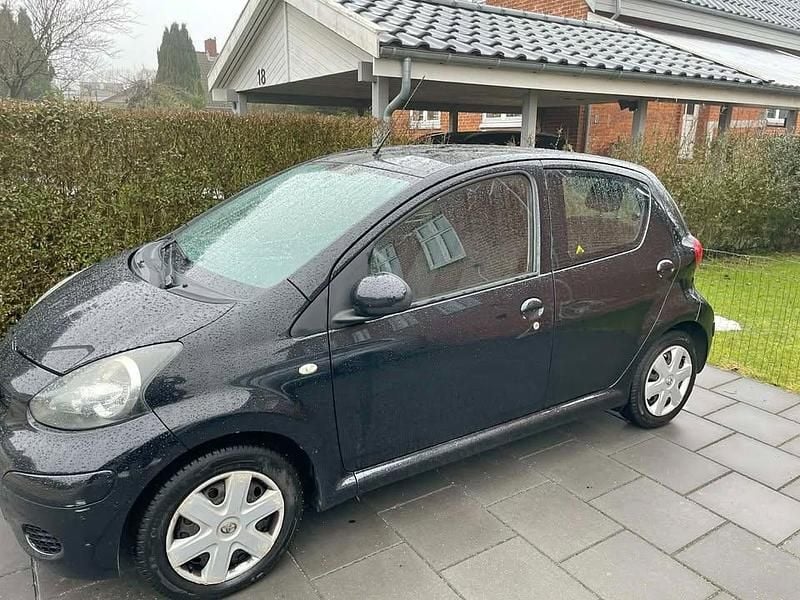 Brugt Toyota Aygo 68 HK (50 kW) 2010 Hatchback