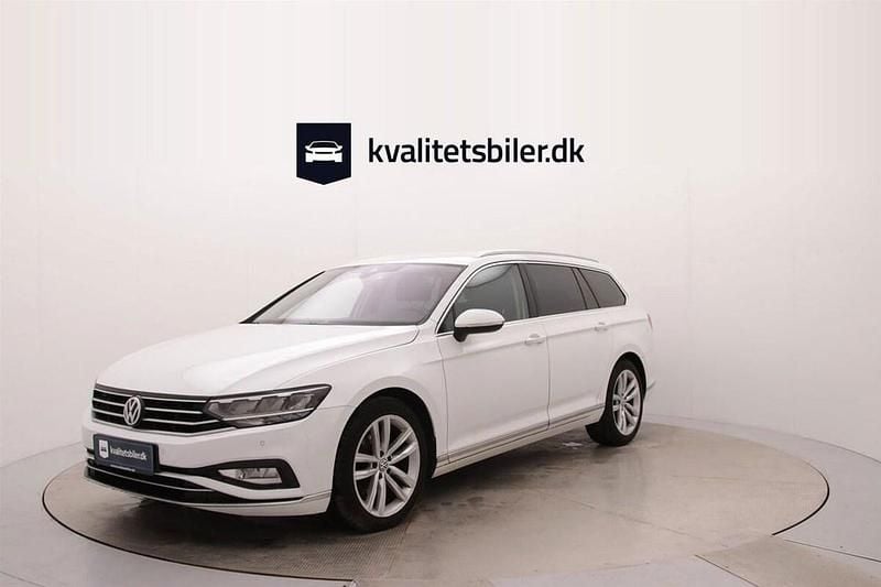 Hvidmetal Brugt 2023 VW Passat Elegance Stationcar | 289.900 kr. - Billede 1/4