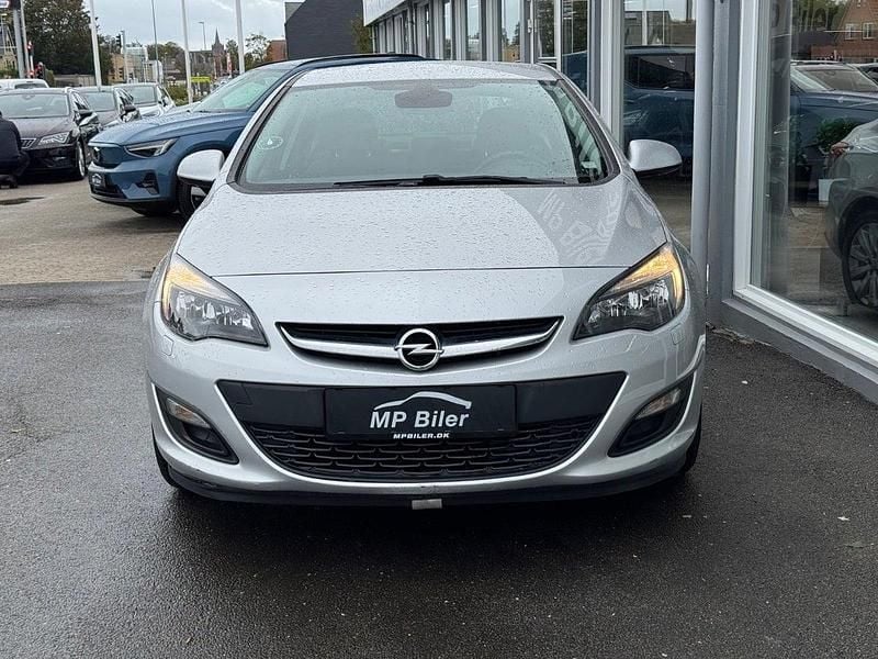 Brugt Opel Astra Enjoy 140 HK (102 kW) 2013 Sølvmetal Sedan