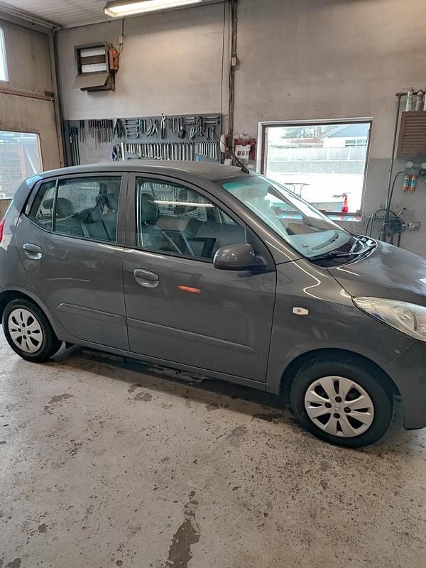 Brugt Hyundai i10 Comfort 86 HK (63 kW) 2013 Koksgrå Hatchback