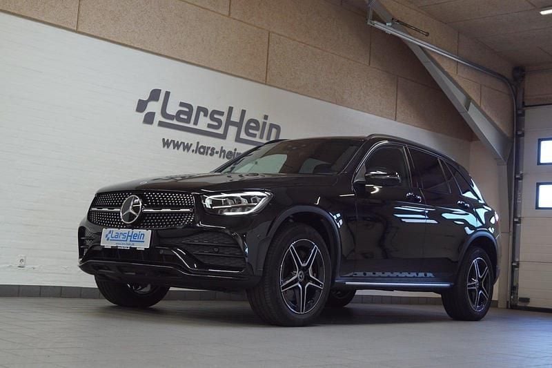 Sortmetal Brugt 2022 Mercedes GLC300e AMG line SUV | 579.800 kr. (God pris) - Billede 1/4
