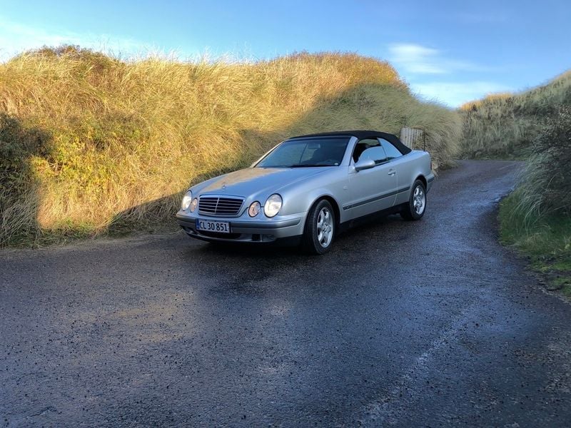 Sølv Brugt 1999 Mercedes CLK320 | 160.000 kr. - Billede 1/1