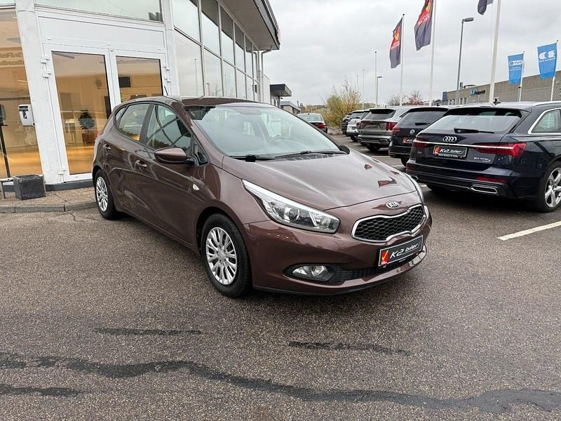 Brunmetal Brugt 2013 Kia Ceed Active Hatchback | 69.800 kr. (Fair pris) - Billede 1/4