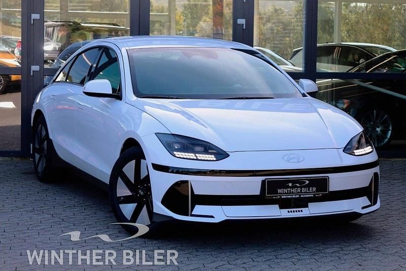 Hvid Ny 2025 Hyundai Ioniq 6 Advanced Sedan | 289.500 kr. (Fair pris) - Billede 1/4
