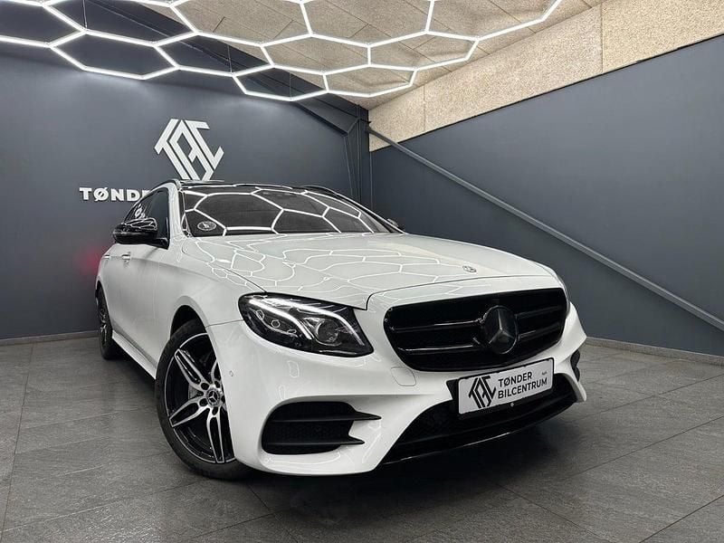 Sort Brugt 2017 Mercedes E220 AMG line Stationcar | 379.500 kr. - Billede 1/4