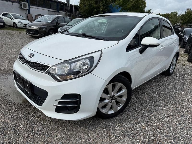 Hvid Brugt 2015 Kia Rio Hatchback | 54.990 kr. (Fair pris) - Billede 1/4