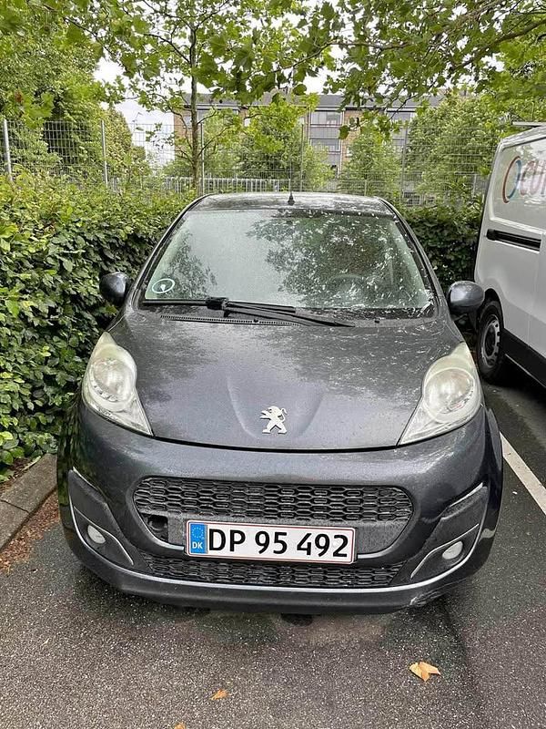 Grå Brugt 2014 Peugeot 107 Hatchback | 30.000 kr. (Fair pris) - Billede 1/4