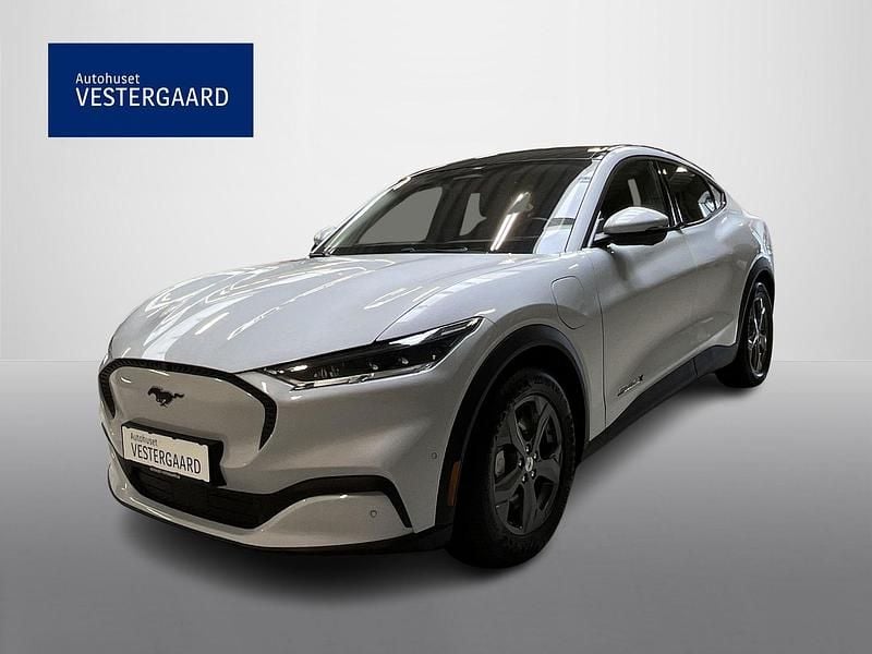 Hvid Brugt 2023 Ford Mustang Mach-E SUV | 279.500 kr. (Fair pris) - Billede 1/4