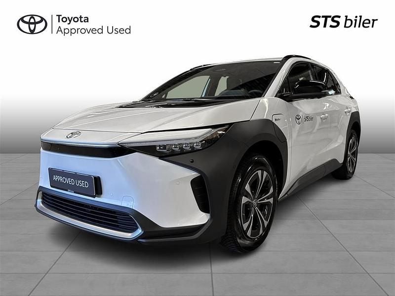 089 platinum pearl white Brugt 2024 Toyota bZ4X Executive SUV | 279.900 kr. (Super pris) - Billede 1/3