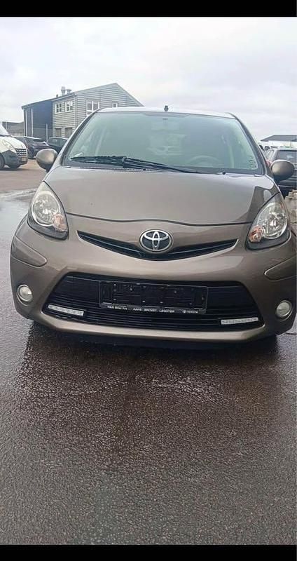 Brugt Toyota Aygo T2 68 HK (50 kW) 2013 Hatchback