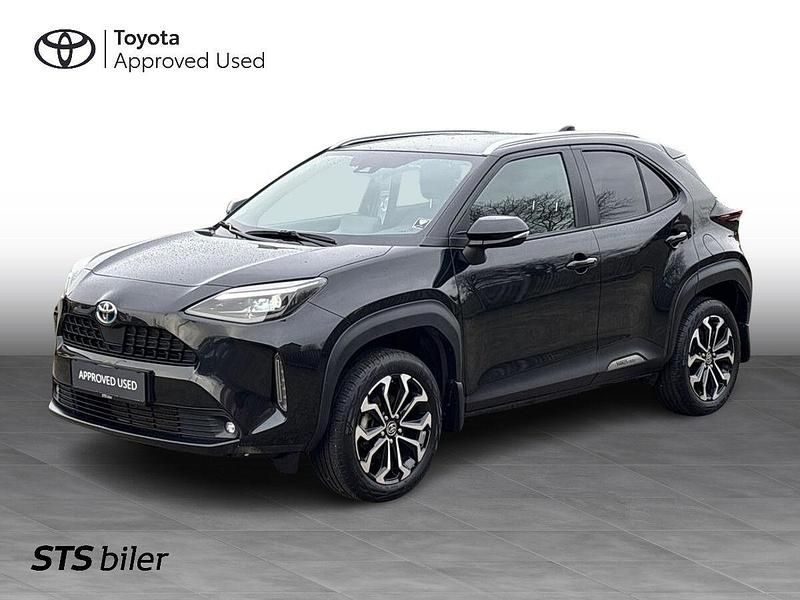 Night sky black Brugt 2022 Toyota Yaris Cross Style SUV | 254.900 kr. (Fair pris) - Billede 1/3