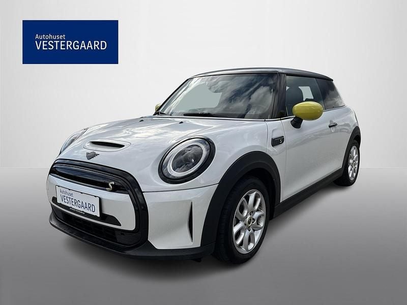 Hvid Brugt 2023 Mini Cooper Classic Hatchback | 174.400 kr. (Lidt for dyr) - Billede 1/4