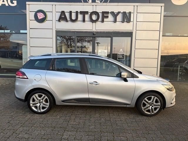 Sølvmetal Brugt 2019 Renault Clio GrandTour Stationcar | 73.800 kr. (Super pris) - Billede 1/4