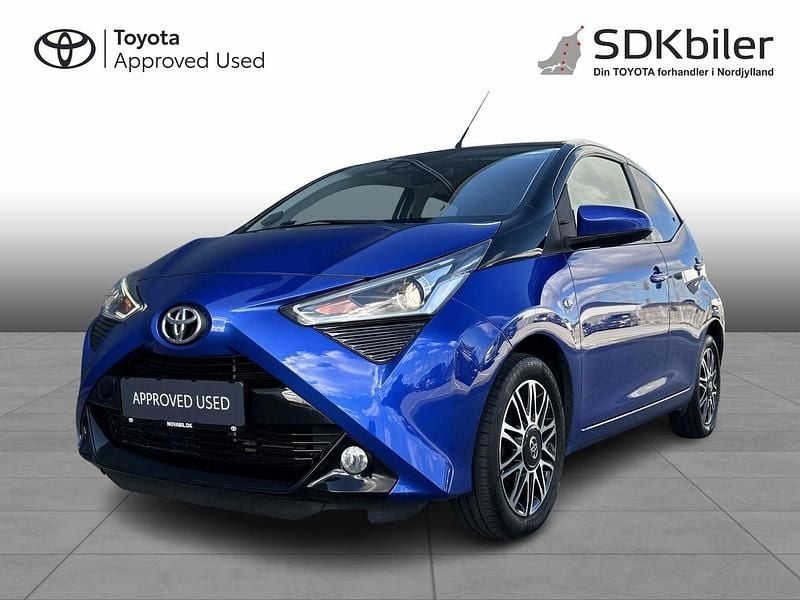 Blåmetal/sort tag Brugt 2020 Toyota Aygo X-clusiv Hatchback | 99.900 kr. (Fair pris) - Billede 1/4
