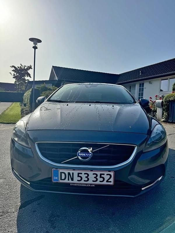 Grå Brugt 2012 Volvo V40 MPV | 65.000 kr. - Billede 1/4
