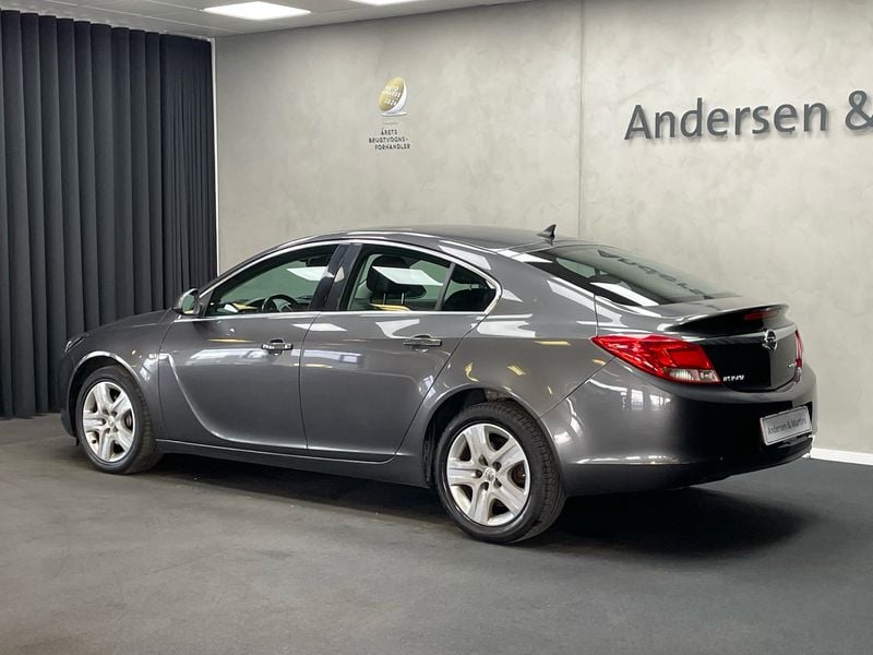 Brugt Opel Insignia Edition 130 HK (95 kW) 2012 Technical grey, metallic Hatchback