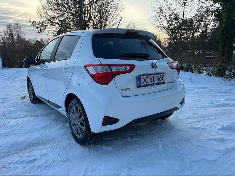 Brugt Toyota Yaris Hybrid 100 HK (73 kW) 2017 Hatchback